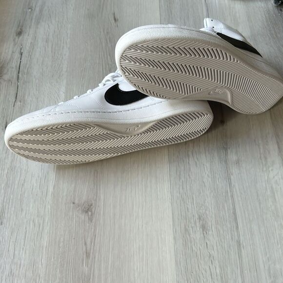 Nike Court Royale 2 Mid Sneaker Size 11.5 in White/black Stitch Fix NWT - Picture 13 of 14